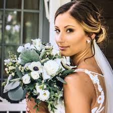 Congrats to Ben & Emily Ferris! Had the wonderful opportunity to deliver  flowers to your wedding. The venue was amazing! Love it, thank you  @emilybaker20 for trusting me! Florals: @rustic_rose50206 Photography:  @alinelsonphoto