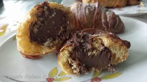 Una coda di aragosta costa 1.20 euro, è molto grande e ricca di crema. Code Di Aragosta Con La Nutella