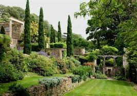 jardin en pente moderne idees et conseils en 25 photos amenagement jardin en pente jardin en pente beaux jardins