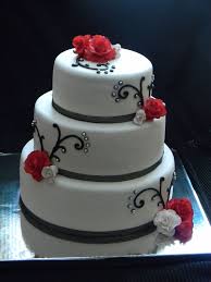 White With Black Silver Red Accents Bride Wanted A White Wedding Cake With A Little Black Black And White Wedding Cake Black Wedding Cakes Wedding Cake Red