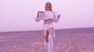 Pabllo vittar divulga foto da primeira música do deluxe do álbum 111, parceria com o cantor chamaleo. Sua Cara Pabllo Vittar Gif Majorlazer Dancing Suacara Discover Share Gifs
