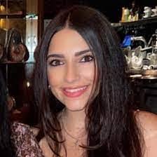 Holly Mansour's Instagram, Twitter & Facebook