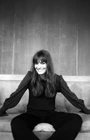 Clara luciani et julien clerc �taient invit�s samedi soir sur france 2 dans taratata 100% live pour rendre hommage � serge gainsbourg. Clara Luciani Interview French Music