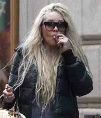 Amanda Bynes Tokin It Up Amanda Bynes Celebs Amanda