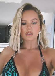 Love Island's Tasha Ghouri showcases new shoulder-skimming summer bob