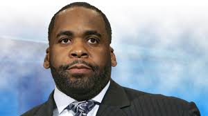 Kwame kilpatrick 11970— former mayor kwame kilpatrick 2 was the youngest mayor to lead the city of detroit, michigan, and the city's first mayor to resign the office after being charged with a felony. Pres Trump Pardons Former Detroit Mayor Kwame Kilpatrick