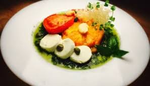 Il scoatem din cuptor, desfacem cu grija folia si presaram deasupra putin patrunjel tocat. Somn La Cuptor Cu Sos De Rosii Si Usturoi Zen In Bucatarie