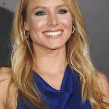 Kristen Bell Wearing An Alberta by Everett