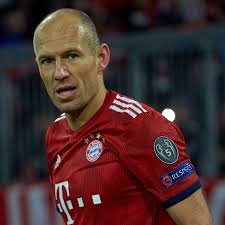 Arjen started playing football at a very young age. Sidelined Again Bayern Munich S Arjen Robben Has A Torn Calf Muscle Bavarian Football Works
