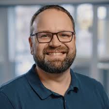 Wir sind stolz auf unser Team der Mercedes-Benz Bank AG für die super  Leistung bei der Mercedes-Benz Challenge 2024, dem jährlichen  Fußballturnier für Mitarbeitende der Verwaltungsbereiche!