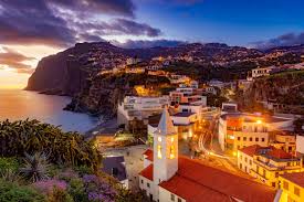 Kliknite a prečítajte si rady a turistické tipy pre portugalsko aktuálne počasie, menové kurzy, roaming a mnoho ďalších informácií. Homeoffice V Portugalsku Madeira Otevira Vesnici Digitalnich Nomadu