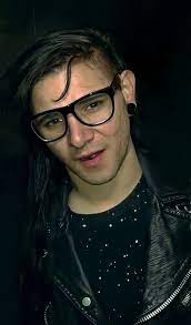 Pin By Rosa Marin On Skrillex Rave Outfits Hippie Costume Rave Wear