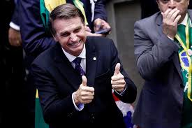 Resultado de imagem para Imagens de Bolsonaro rindo