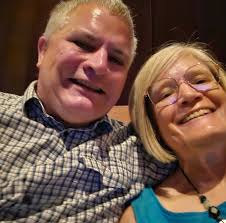 Is it normal to have osteoarthritis issues down one side. I have shoulder,  elbow, hip and knee