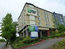 Guests praise the comfy beds. View Of The Hotel Picture Of Holiday Inn Express Suites Seattle Sea Tac Airport Seatac Tripadvisor