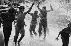 Black And White Children Playing Together Children Playing In The Spray Of An Open Fire Hydrant To Escape The Ongoing Heat Wave New York August 1953 Peter Stackpole Kids Playing City Kid Heatwave
