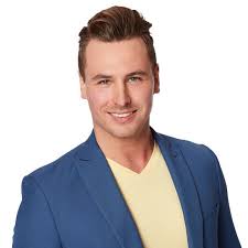 Bachelorette maxime herbord geht dieses mal auf männersuche. The Bachelorette Cast Characters And Stars