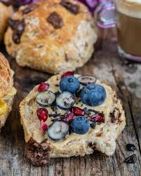 Schokobrotchen Aus Quarkteig Gesundere Variante Schoggibrotli Mrs Flury Gesunde Rezepte Rezept Schokobrotchen Gesundes Essen Essen