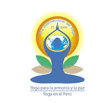 Lo celebré haciendo 108 saludos al sol junto con mi esposo. Dia Internacional Del Yoga Peru Photos Facebook