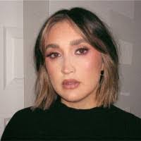 Kara Greco's Instagram, Twitter & Facebook