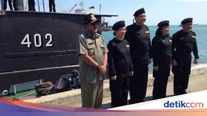 Sebelum menerima brevet kehormatan hiu kencana, para brevet hiu kencana merupakan simbol pengakuan terhadap profesionalisme prajurit kapal selam, dalam taktik dan teknik peperangan bawah permukaan laut, yang dapat menumbuhkan kebanggaan dan jiwa korsa bagi para pemakainya. Voerulcuirb5fm