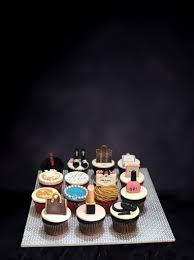 Once the cakes are dry, heat enough oil in a skillet to submerge the cakes. Cupcakes Funkybake
