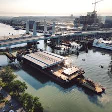 Gående, cyklister, bilar och bussar kan då börja använda den nya förbindelsen över älven. Look At That The New Bridge Hisingsbron Goteborg Gothenburg The Official Guide Facebook