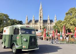 Home to over 1,700 acres of vineyards and 320 vintners, the viennese love their wine. Vienna Walking Route Seeing The Old And New In One Day