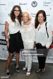 77 Tami Holzman Photos & High Res Pictures