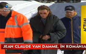 Jean claude van damme a învăţat română, a mâncat sarmale şi a dat o lecţie de religie în. Van Damme Filmeaza Din Nou In Romania Iata Pentru Ce S A Dezbracat In Zapada Adpm