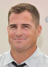 20 Short And Stylish Textured Haircuts For Men Mens Haircuts Short Haircuts For Balding Men Short Textured Haircuts