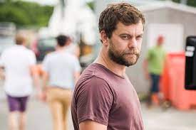 Peacock has officially booked an appointment with dr. Joshua Jackson Alec Baldwin Ve Christian Slater Li Dr Death Dizisinden Ilk Fragman Yayinlandi Filmloverss