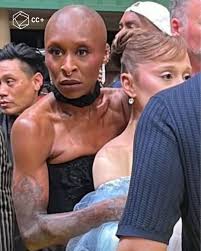 Cynthia Erivo protecting Ariana Grande at all costs ????????