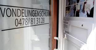 In 2004 en 2006 geraakten drie mama's niet tot aan de schuif maar werden de kindjes wel bij moeders voor moeders binnengebracht. Opnieuw Baby Achtergelaten In Vondelingenschuif Binnenland Hln Be