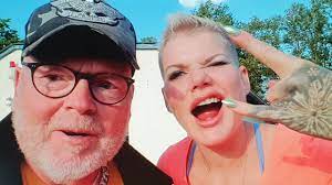 Müller wuchs ab 1990 in grimma auf. Happy Birthday Melanie Vomue Trifft Melanie Muller Beim Soundcheck Youtube