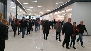 Proprietarii primului centru comercial din municipiul sibiu, deschis joi, au fost amendaţi imediat după inaugurare, cu suma de 50.000 de lei, pentru că au ieri, 14 noiembrie a.c., specialiştii din cadrul inspecţiei de prevenire a i.s.u. Foto Mii De Oameni Au Venit La Deschiderea Mall Ului Promenada Sibiu Ora De È™elimbÄƒr