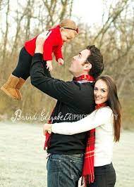 Family Christmas Pictures Ideas 4 Trends U Need To Know Family Christmas Pictures Christmas Family Photos Winter Family Photos