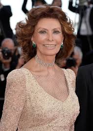 The legendary italian actress, 85, stepped out on sunday night for the 2019 governors awards in los angeles, where she joined loren was at the governors awards, which was just her third red carpet event in 10 months, to present an honorary award to legendary director lina. Sophia Loren Age 80 Actrices Sophia Loren Acteurs