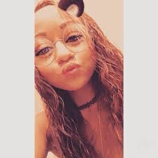 Tamara Roche's Instagram, Twitter & Facebook