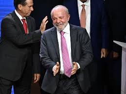 Dino manda presidente da CPMI do INSS explicar emendas Pix de R$ 3,6 milhões para Lagoinha