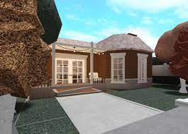 A small garden at the front adds to the appeal, while the house itself has a lovely, modern aesthetic. Made A Small Aesthetic Home Should I Post The Inside Bloxburg