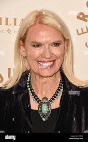 Sally Lester's Instagram, Twitter & Facebook