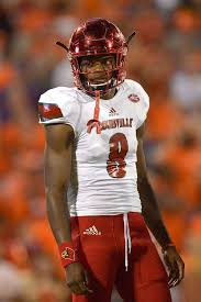 Louisville quarterback lamar jackson is killing it. Lamar Jackson Photos Photos Louisville V Clemson Lamar Jackson College Football Uniforms Atlanta Falcons Football