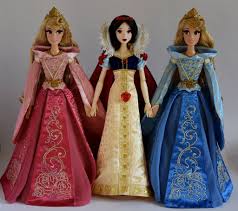 Snow White Welcomes Pink And Blue Aurora Limited Edition 17 Dolls Full Front View Disney Barbie Dolls Disney Princess Aurora Disney Dolls