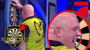 Wir bieten verschiedene aufsteller für ihre gastronomie. No Score Van Gerwen Hilarious Miscount Promi Darts Wm 2020 Prosieben Youtube