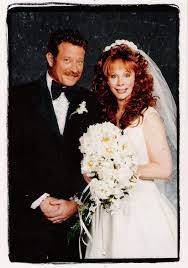 Reba And Brock Tv Weddings Wedding Tv Shows Celebrity Wedding Photos