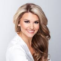 Raeanna Shearsby's Instagram, Twitter & Facebook