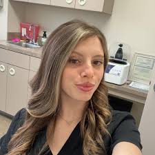 Can anyone help find furniture for a family in need in Texas?