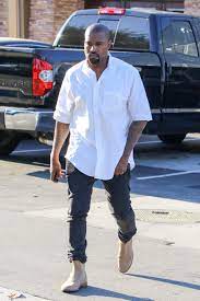 Get the latest news about kanye west. Diese 5 Moderegeln Stecken Hinter Dem Style Von Kanye West Gq Germany
