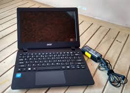 Dizüstü bilgisayarınızı seçerken öncelikle ihtiyacınıza göre bir tercih yapmalısınız. Laptop Bekas Acer Es1 111 Pusat Laptop Bekas Malang Laptop Bekas